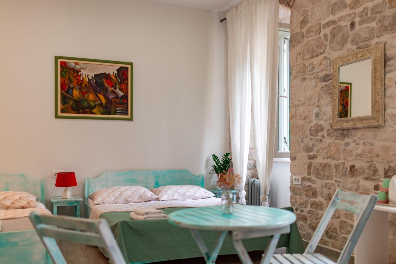 Rooms And Apartments Djanovic Split Exterior foto