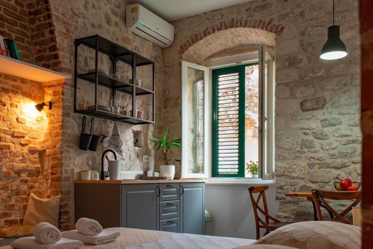 Rooms And Apartments Djanovic Split Exterior foto